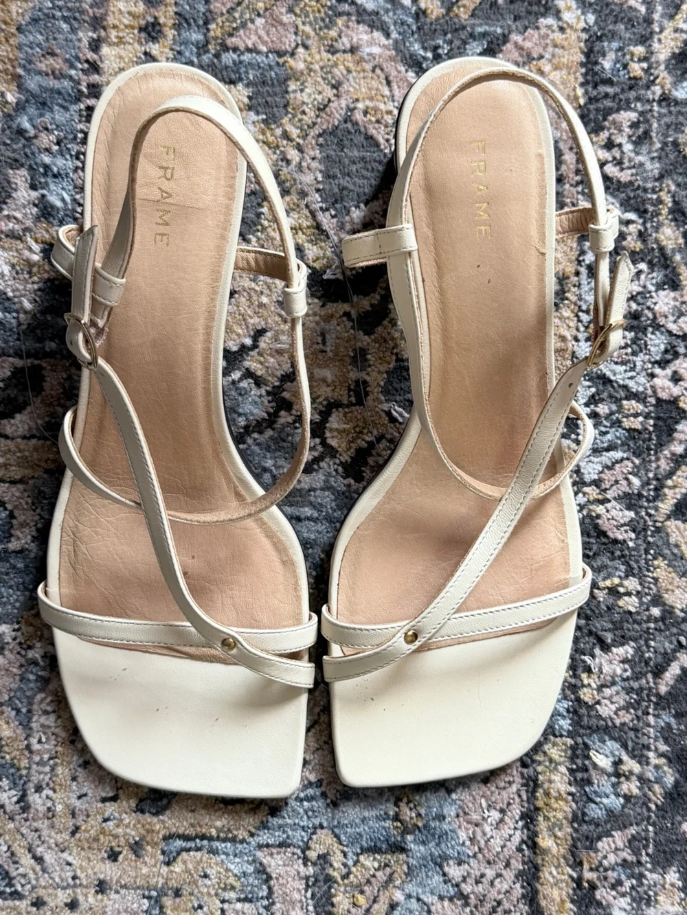Frame Le Braxton Strappy Leather Sandals in Off-White